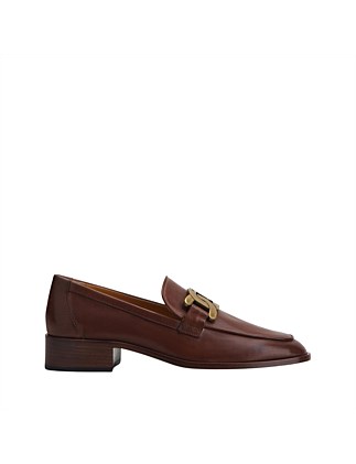 LOAFERS IN LEATHER