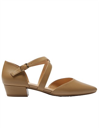RENEE PUMPS